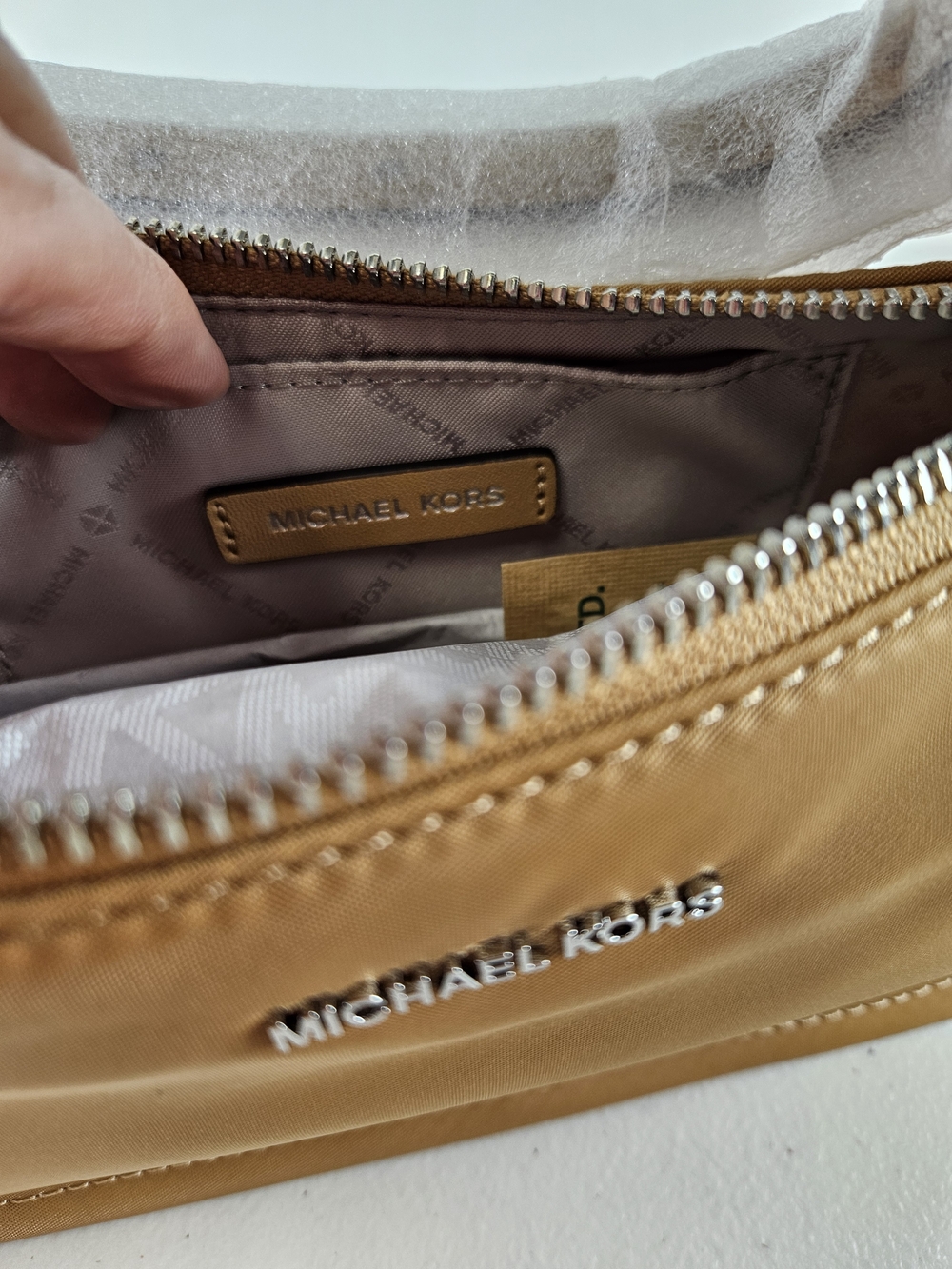 NWT Michael Kors Zadie Small East West Top Zip Crossbody Bag Tan - Picture 10 of 16